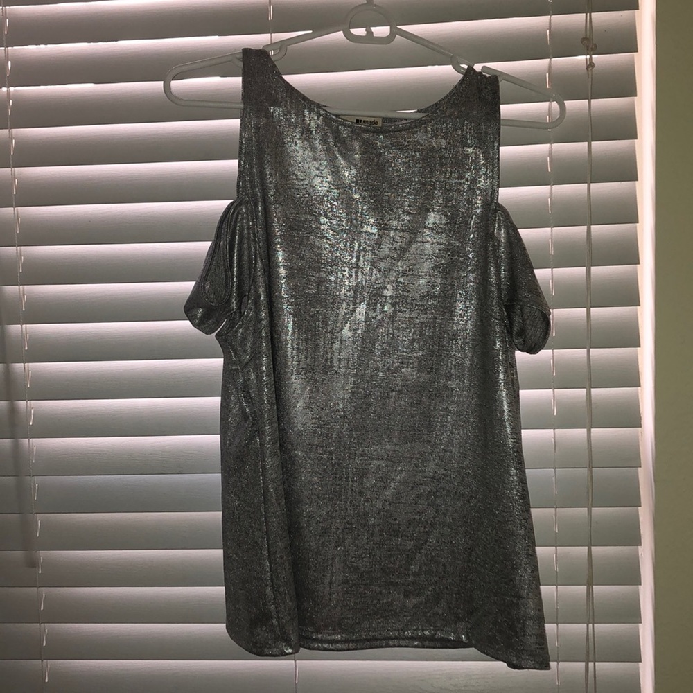 Open shoulder top